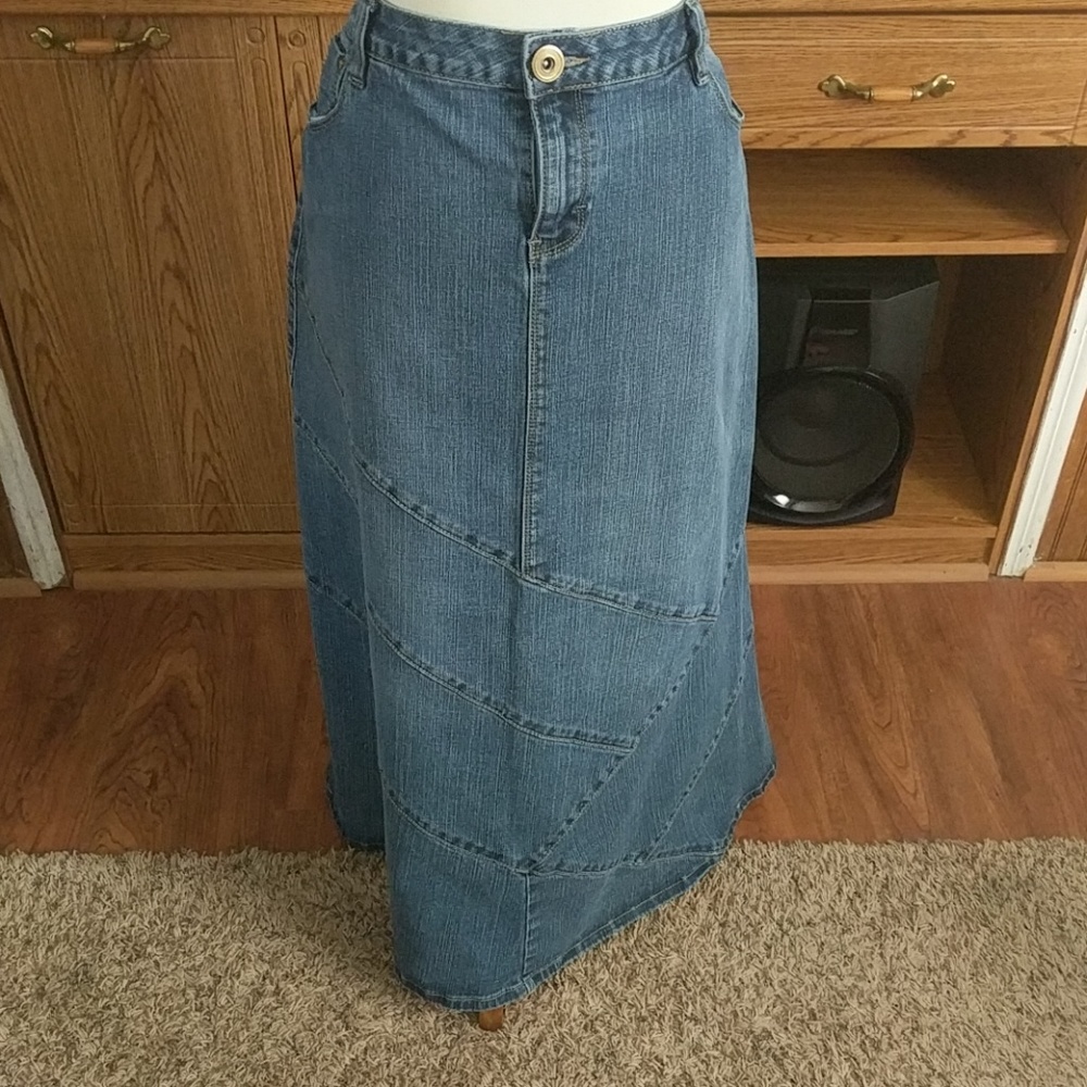 16W Cato long, heavy, denim skirt